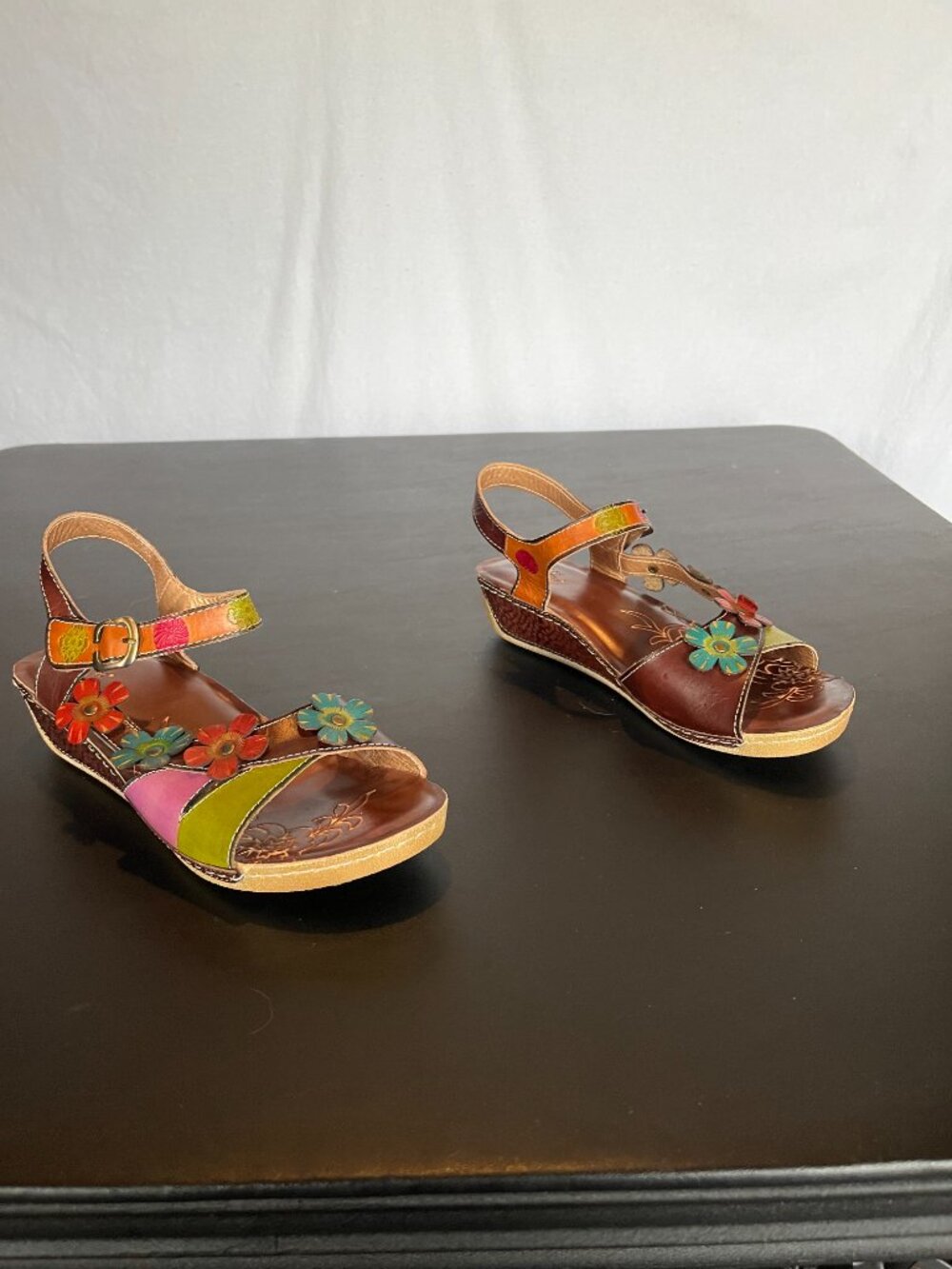 Spring Step Size 9 Belladonna Chocolate Sandals with Flower Designs